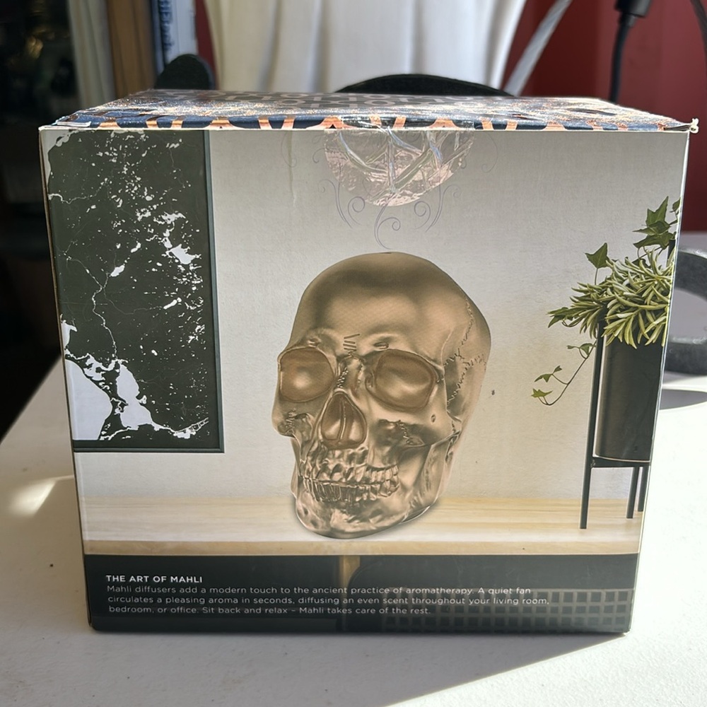 RESERVED Skull Aroma Diffuser with Lavender Essential Oil - Picture 4 of 4